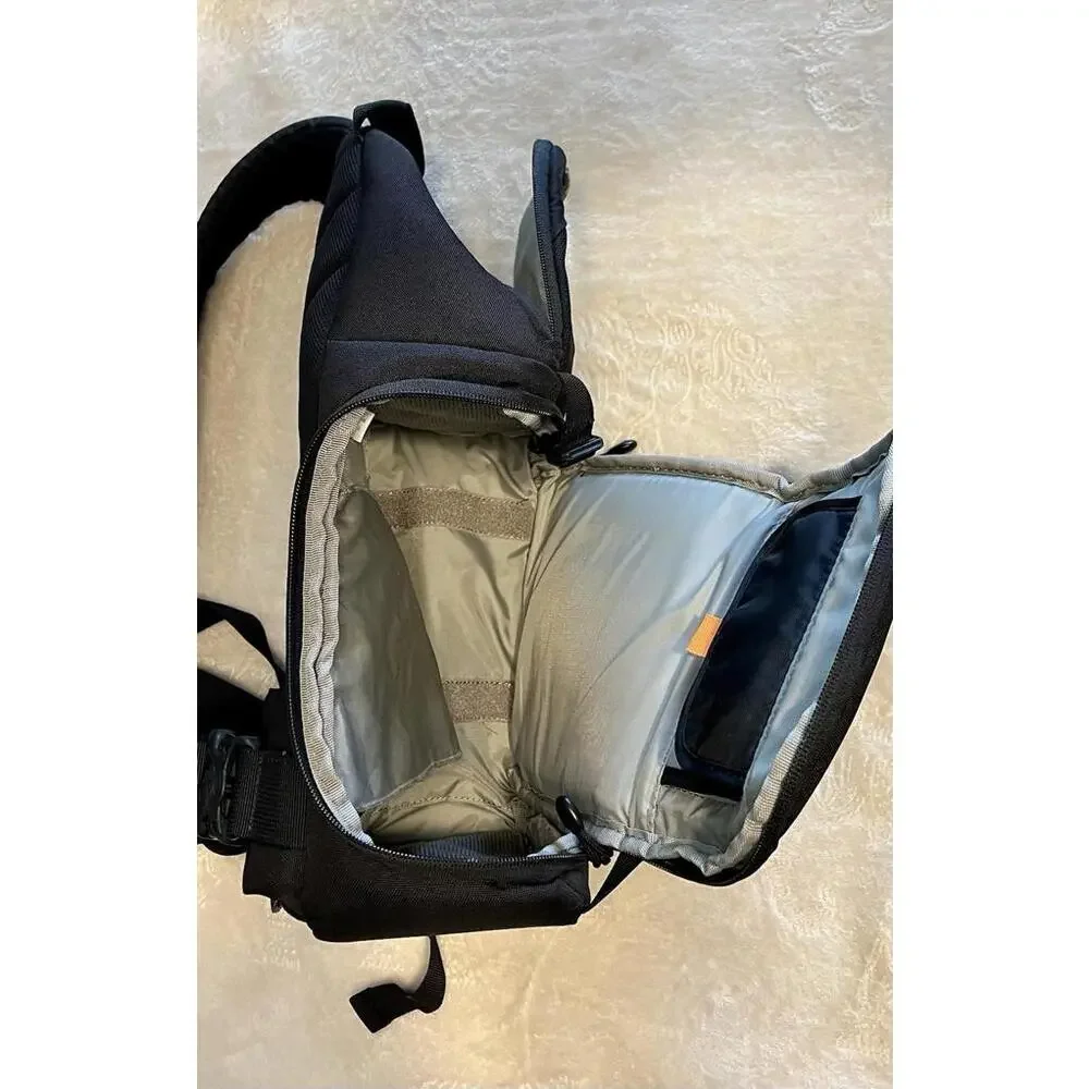 Lowepro Camera Bag Slingshot 200AW Rain Cover Built In
